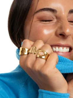 Anillo Personalizado Letter Signet Baño Oro