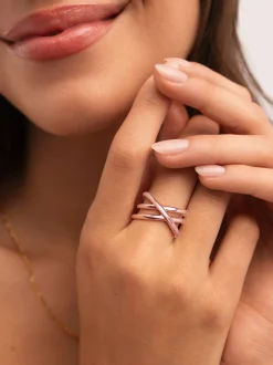 Anillo Trinity Acero Baño Oro Rosa