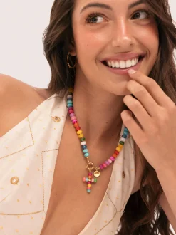 Charm Cruz Color Stones Acero Baño Oro
